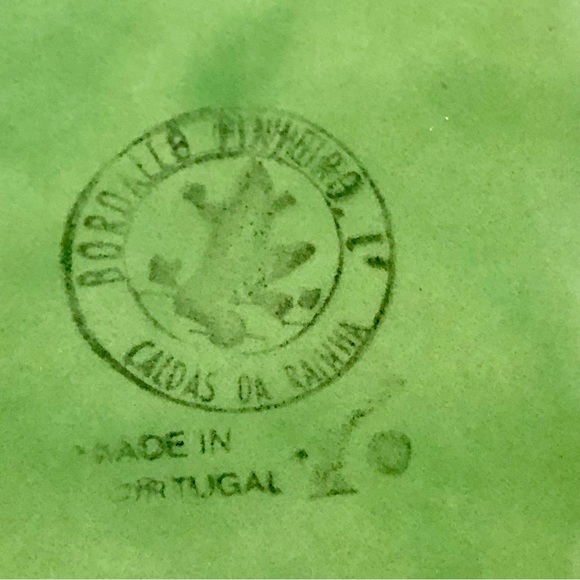 Vine Green by Bordallo Pinheiro Chop Plate - Picture 2 of 5